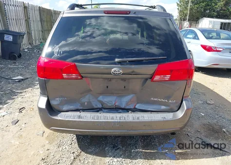 2004 Toyota Sienna Xle z USA, uszkodzony, nr VIN 5TDZA22C74S042627